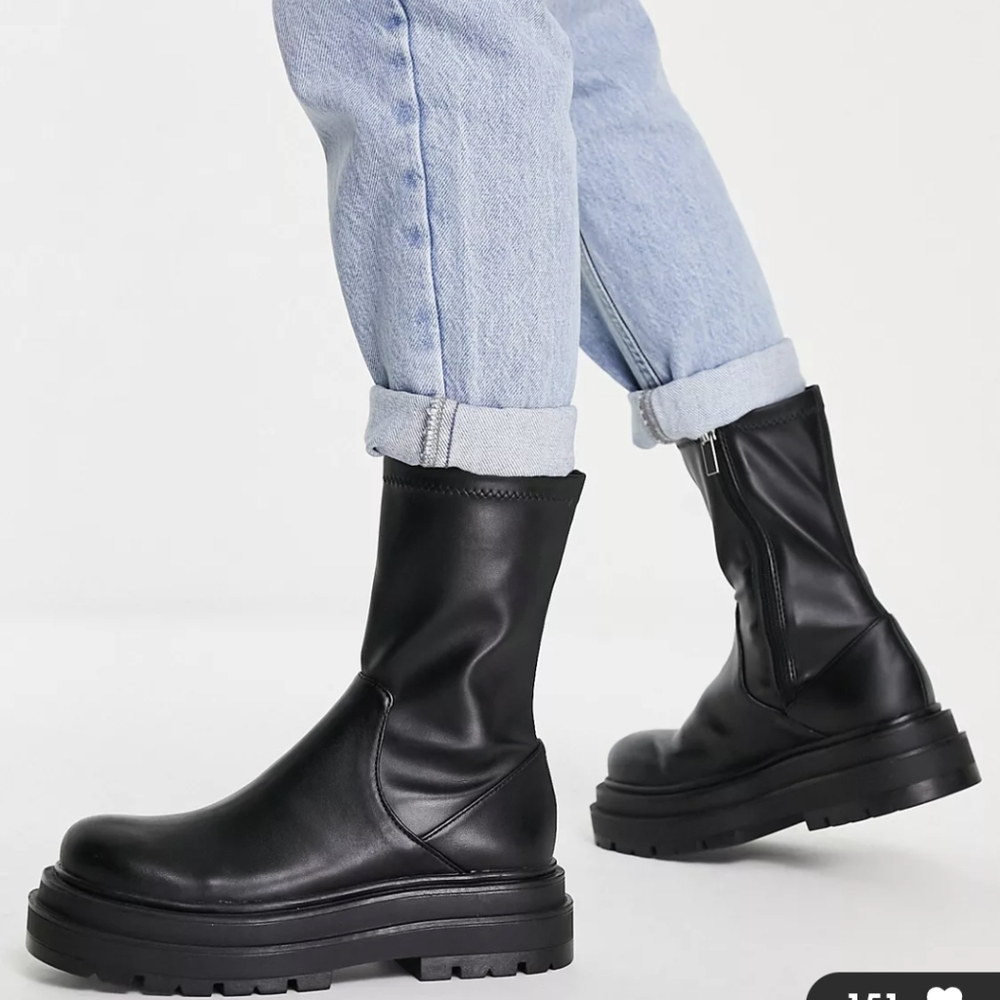 Pull&Bear *NWOT* Chunky Lug Sole Boots